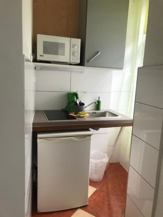 Viktoria Vandrarhem Wien Exteriör bild